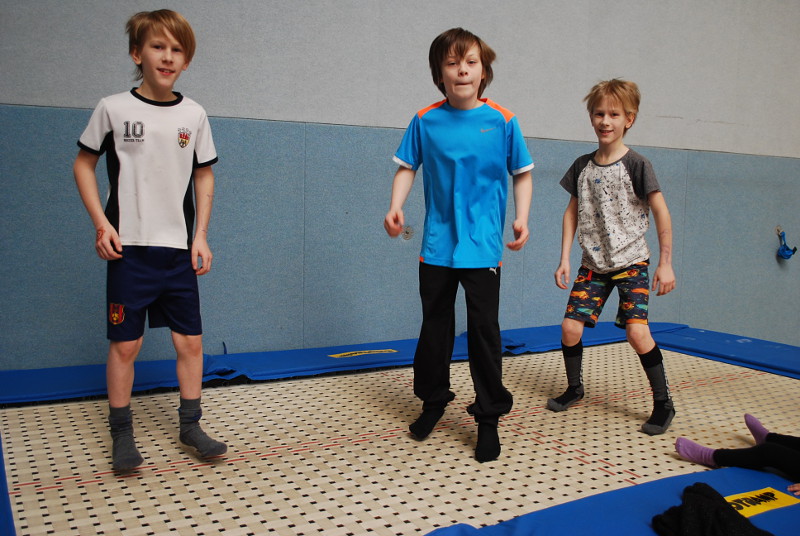 Sporttag_MotorMickten trampolin