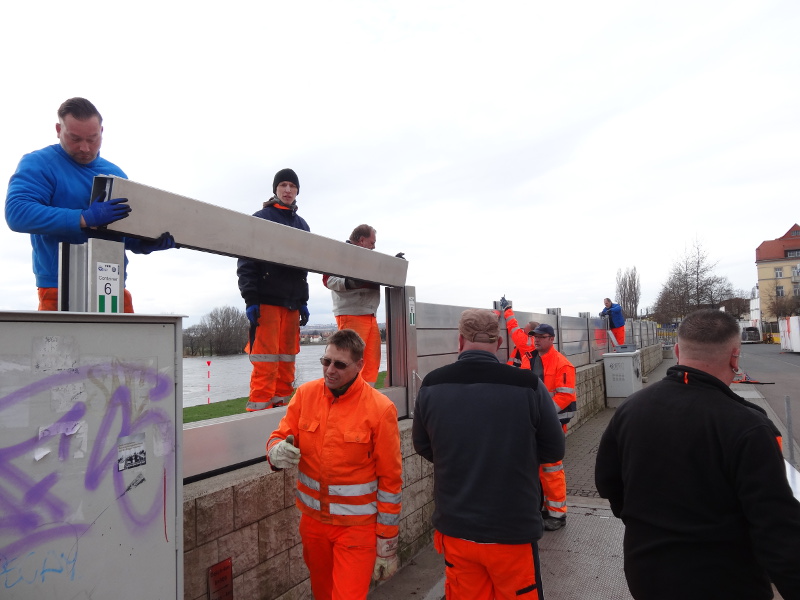 Flutschutzmauer Testaufbau team