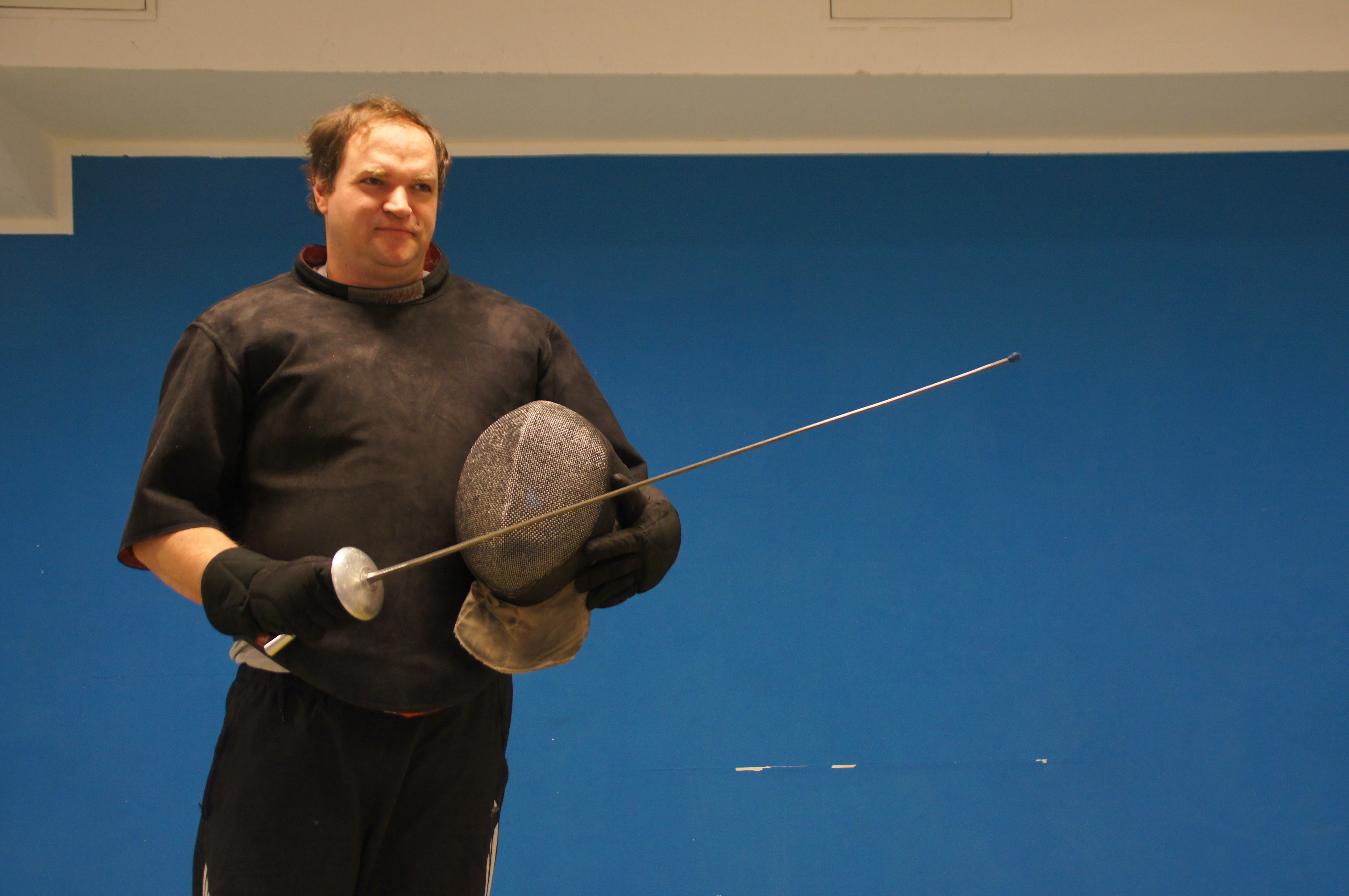 Robert Peche ist Trainer in der Fechtschule Artos