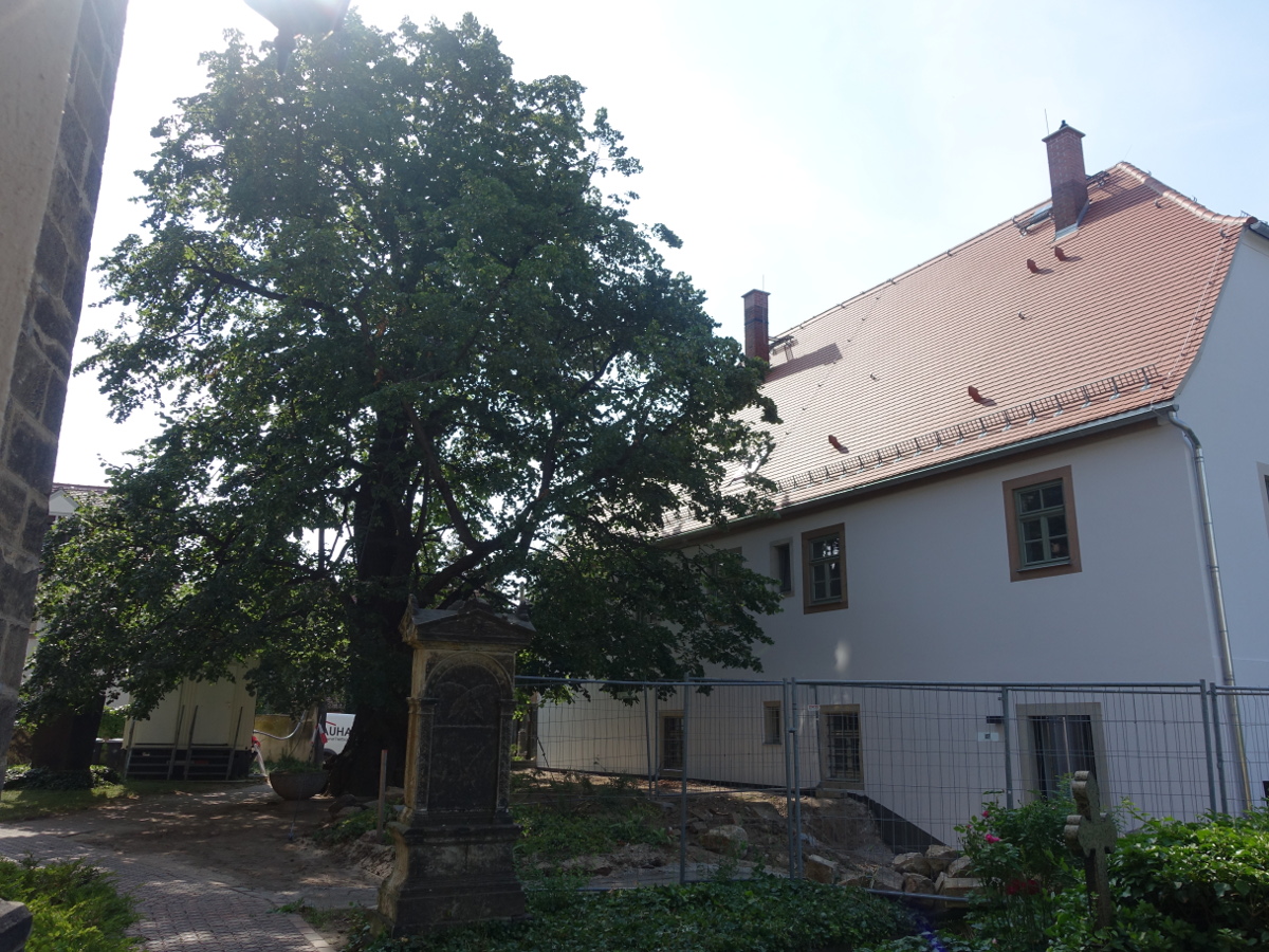 Emmauskirche Pfarrhaus Hof