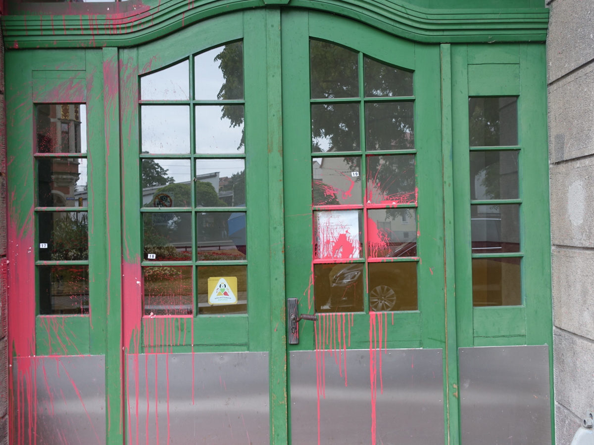 Polizei Osterbergstraße 1207 tuer