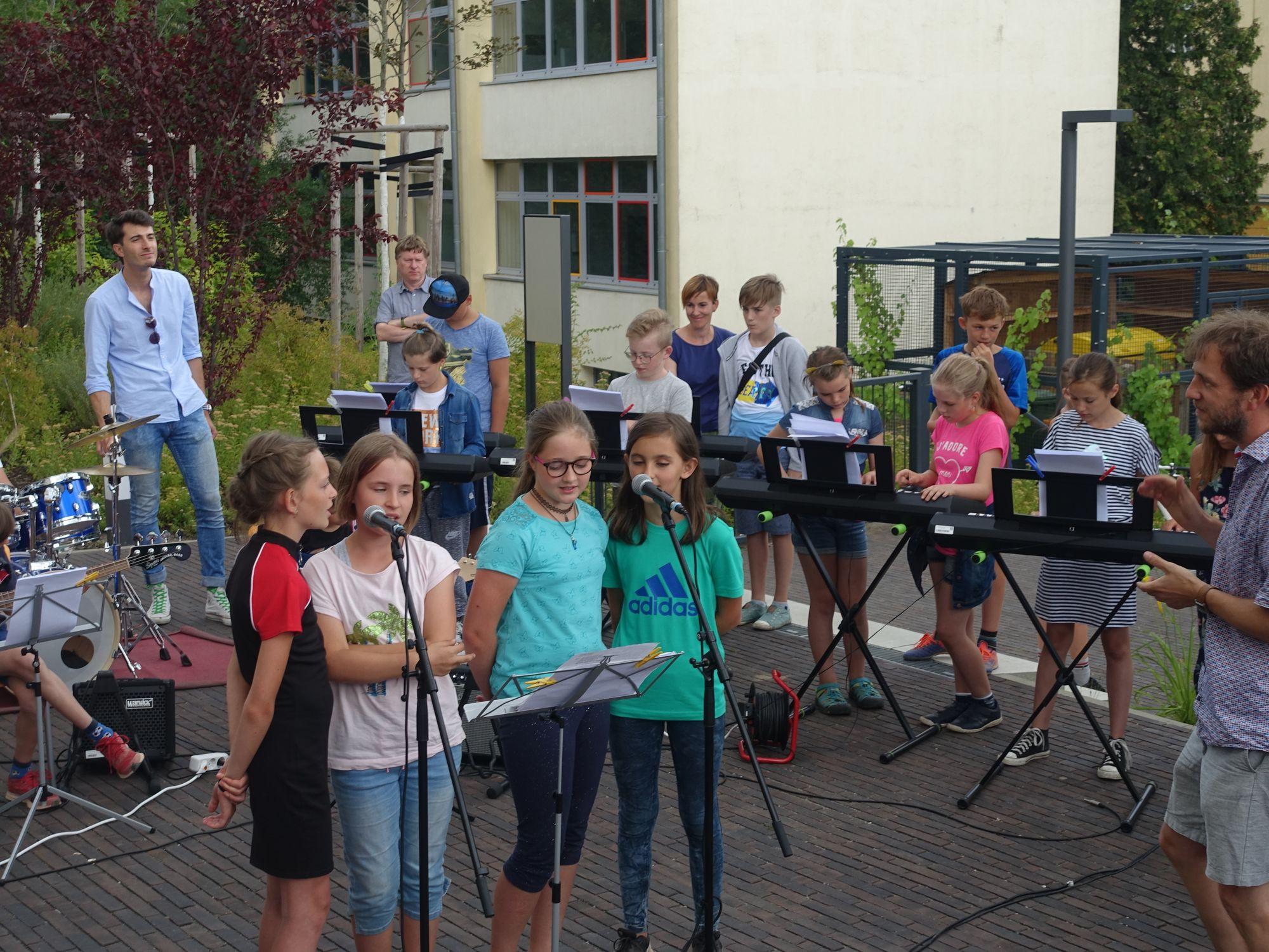 145 Oberschule Schulfest 5b