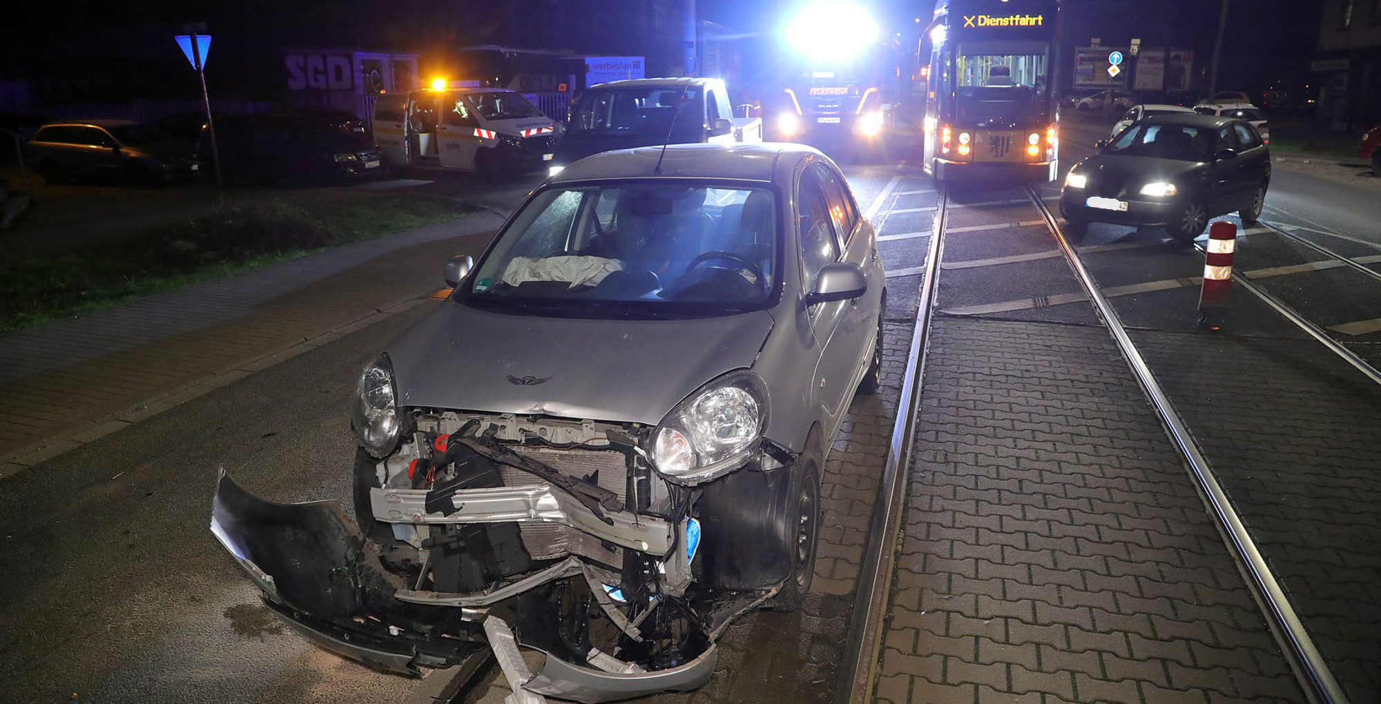 unfall grosenhainer strasse front rh