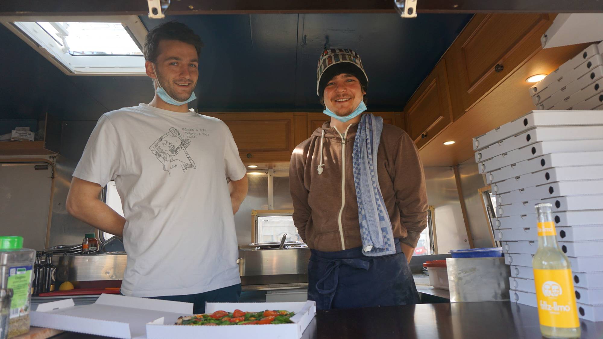 Hendryk und Willy verbreiten Pizzaduft und gute Laune. 