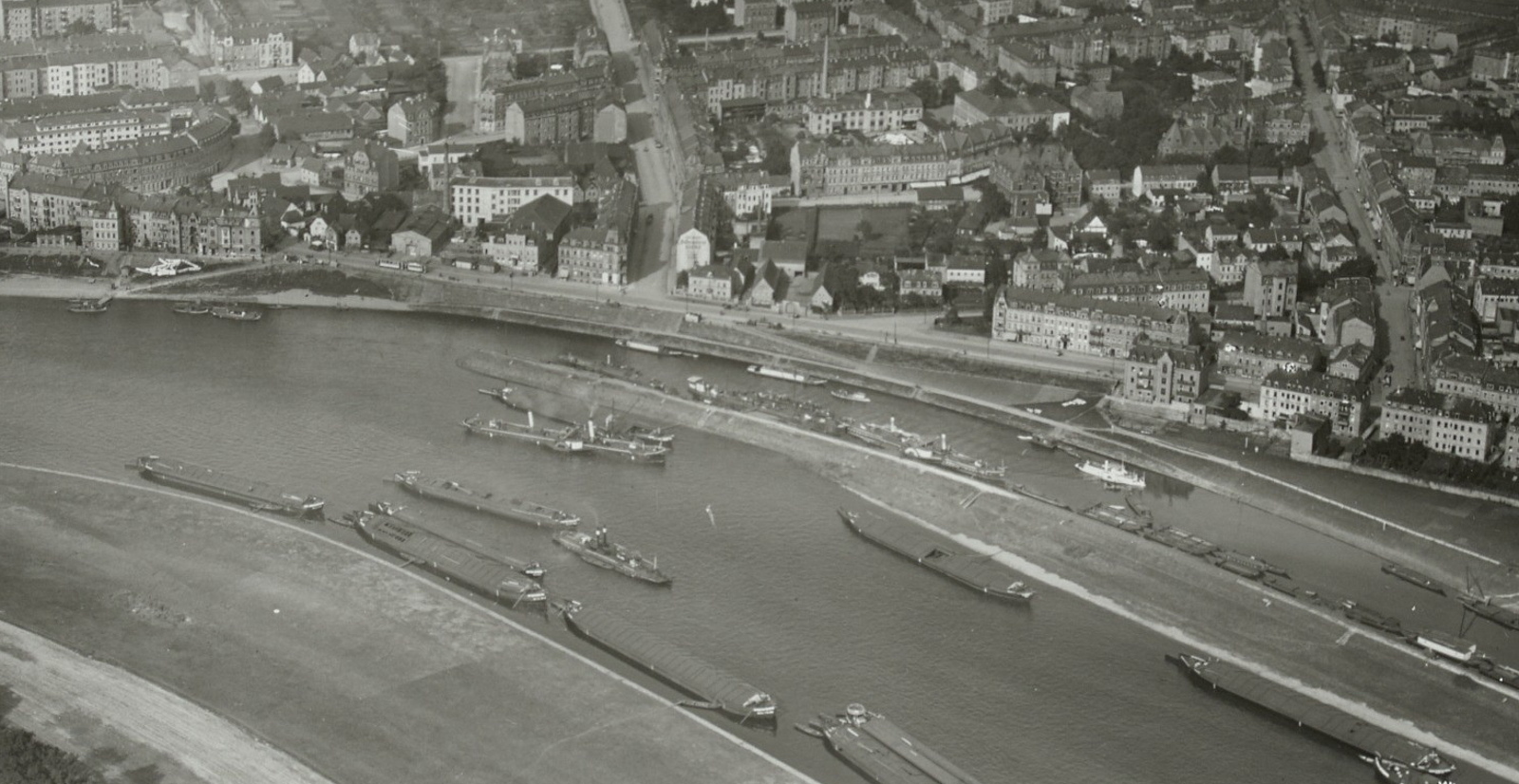 Der Pieschener Hafen im Winter 1925. Quelle: Walter Hahn, Deutsche Fotothek, SLUB
