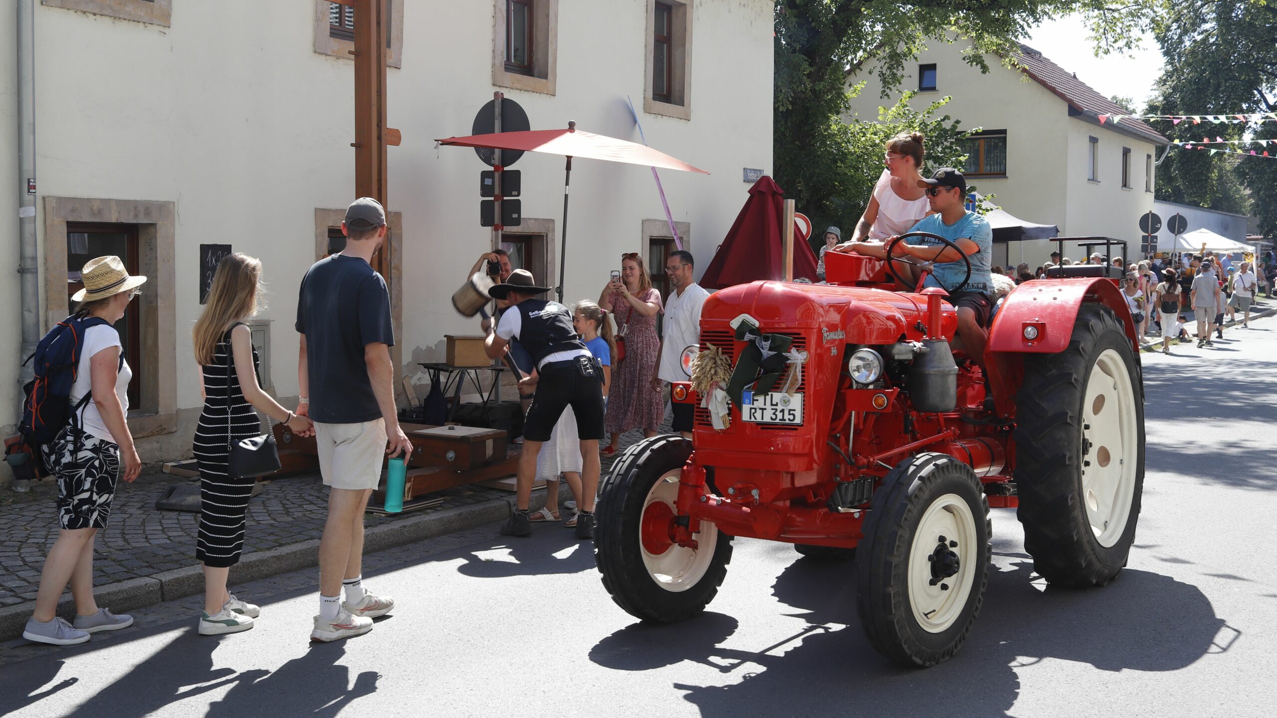 Nach dem Umzug war Zeit für Volksfest.