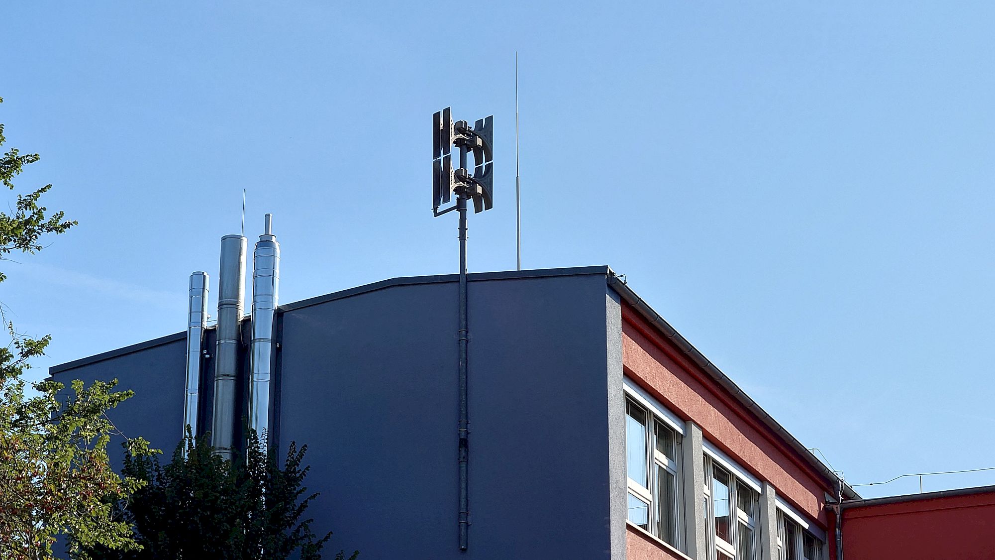 Sirene auf der 106. Grundschule in Pieschen - Foto: J. Frintert