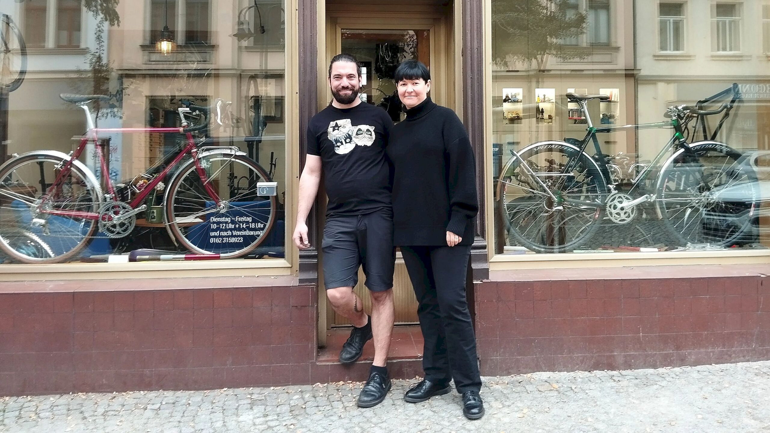 Rad Felix und KathaFrisur auf der Oschatzer Straße 1