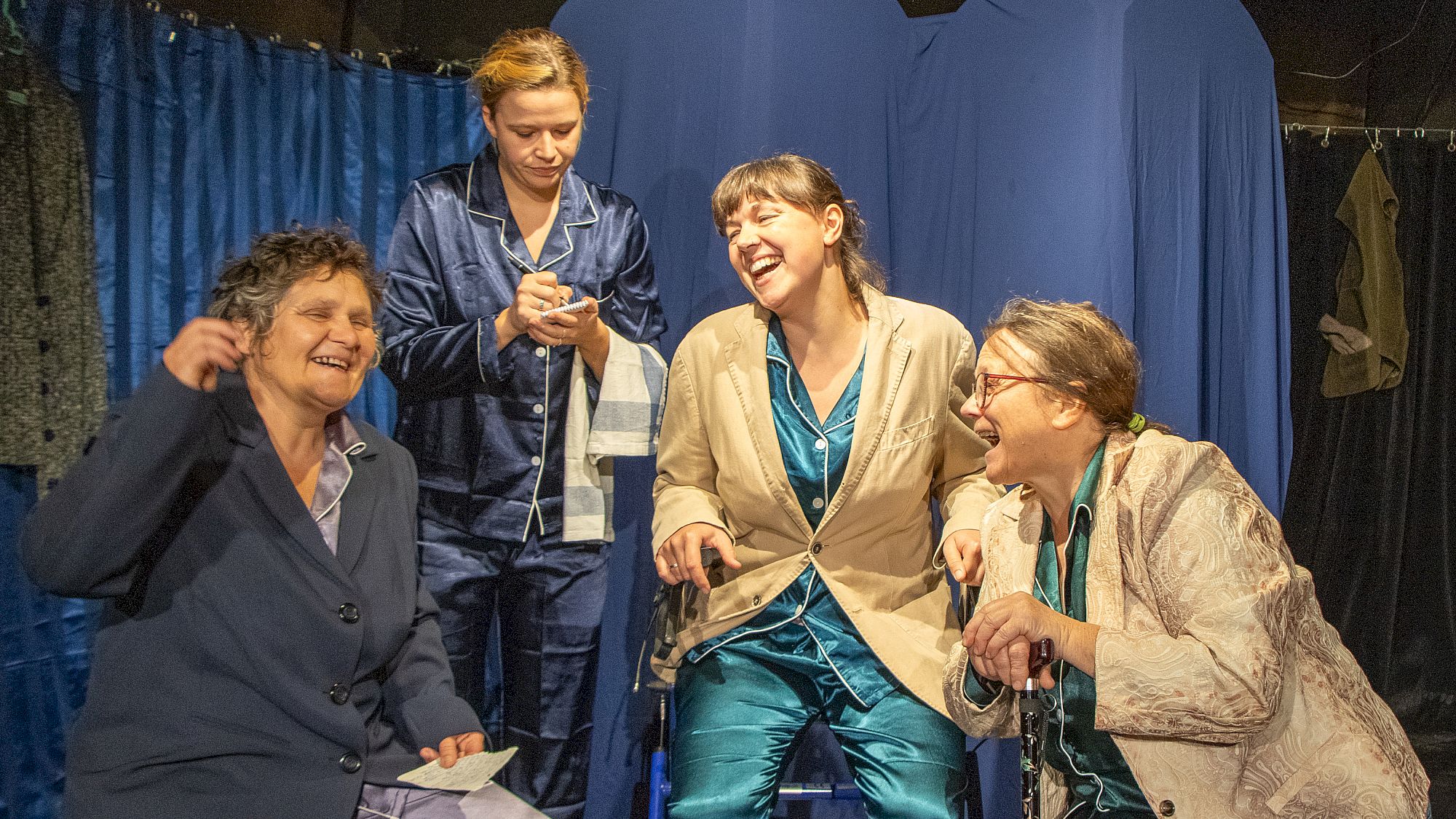 Neue Spielbrettaufführung im Theaterhaus Rudi: "Sind die noch gut?" Foto: PR/Tanja Grunert