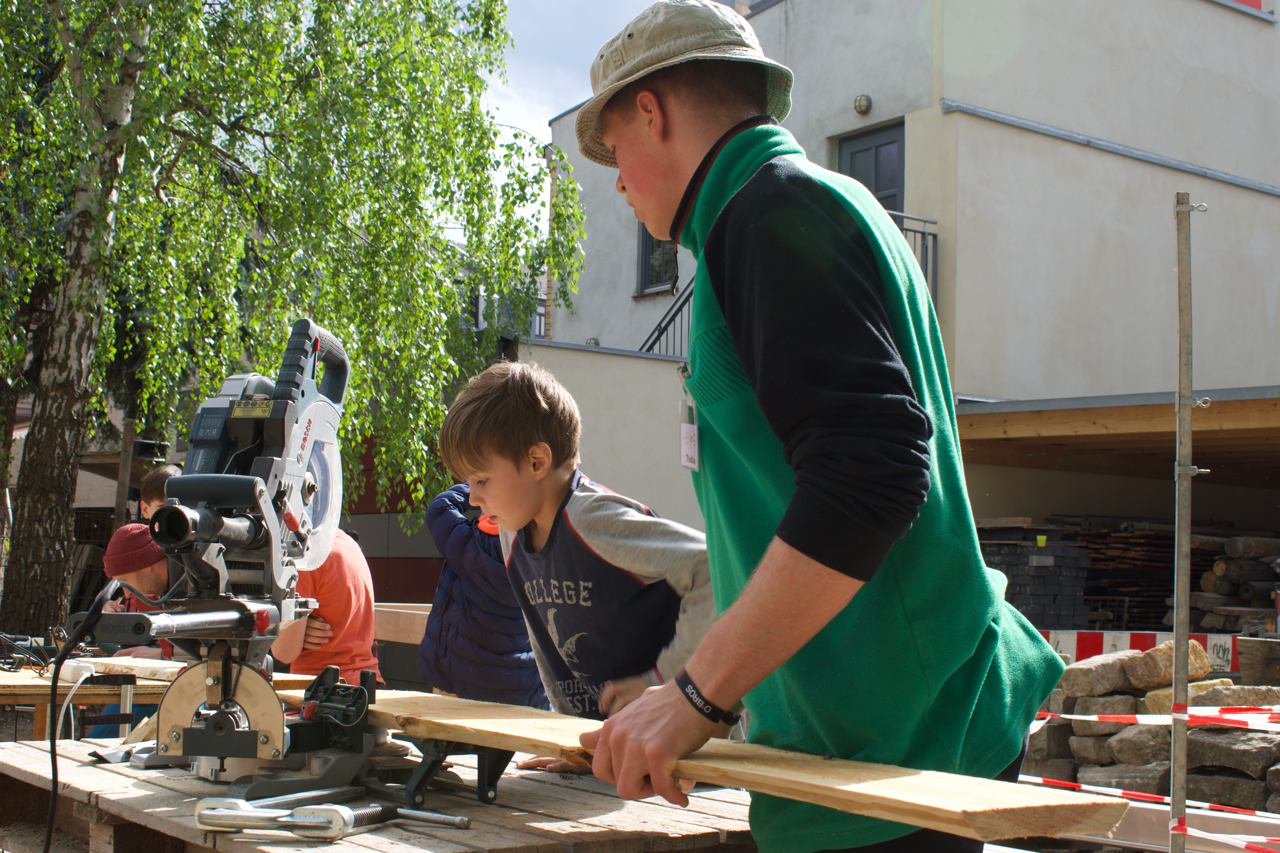 "Raus vom Sofa, rein ins Leben" ist die Devise des "Stoffi", so Oßwald. Foto: Stoffwechsel e.V.