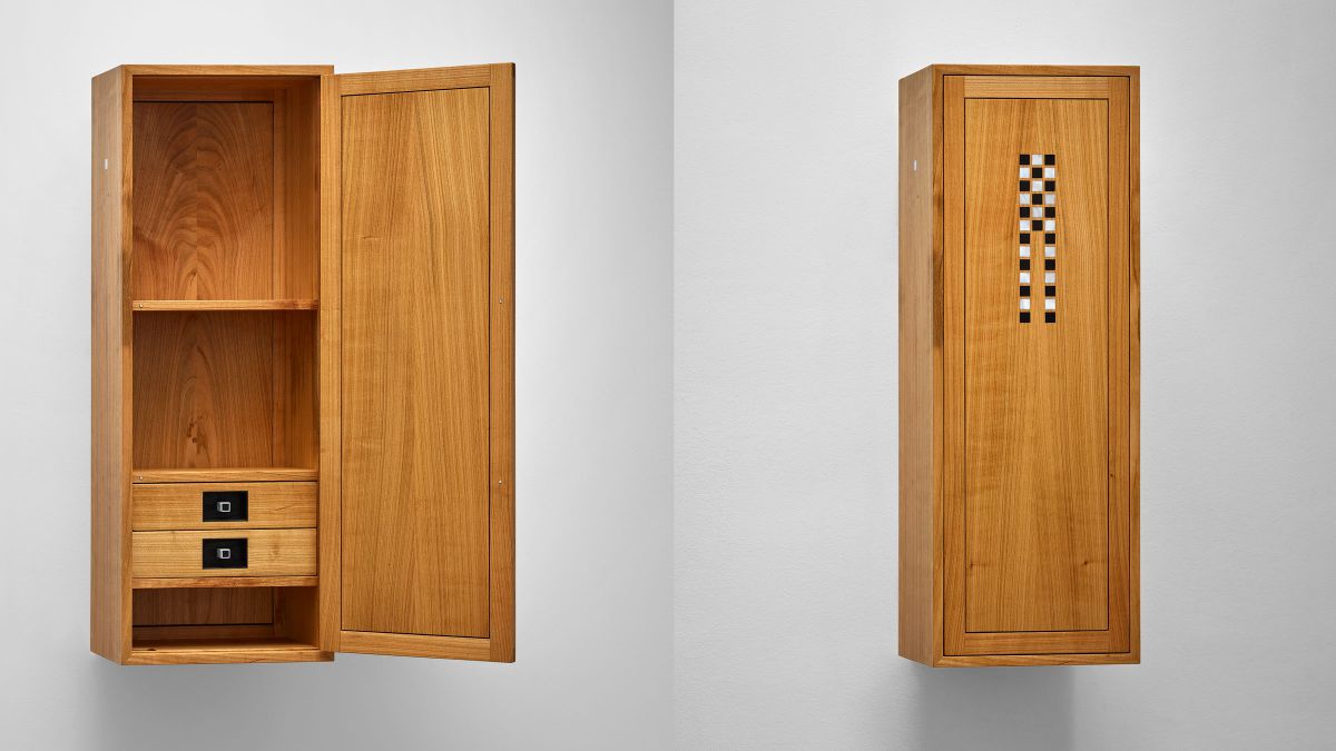 Hängeschrank mit dem Namen "Wien I", angelehnt an das Werk eines Wiener Jugendstilarchitekten. Foto: Lothar Sprenger.