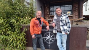 Bei den Hafenmeistern steht der Wind günstig Kai Roscher (l.) und Tino Fleischer (r.) sind die "Hafenmeister". Sie leiten ein gastronomisches Unternehmen am Neustädter Hafen.