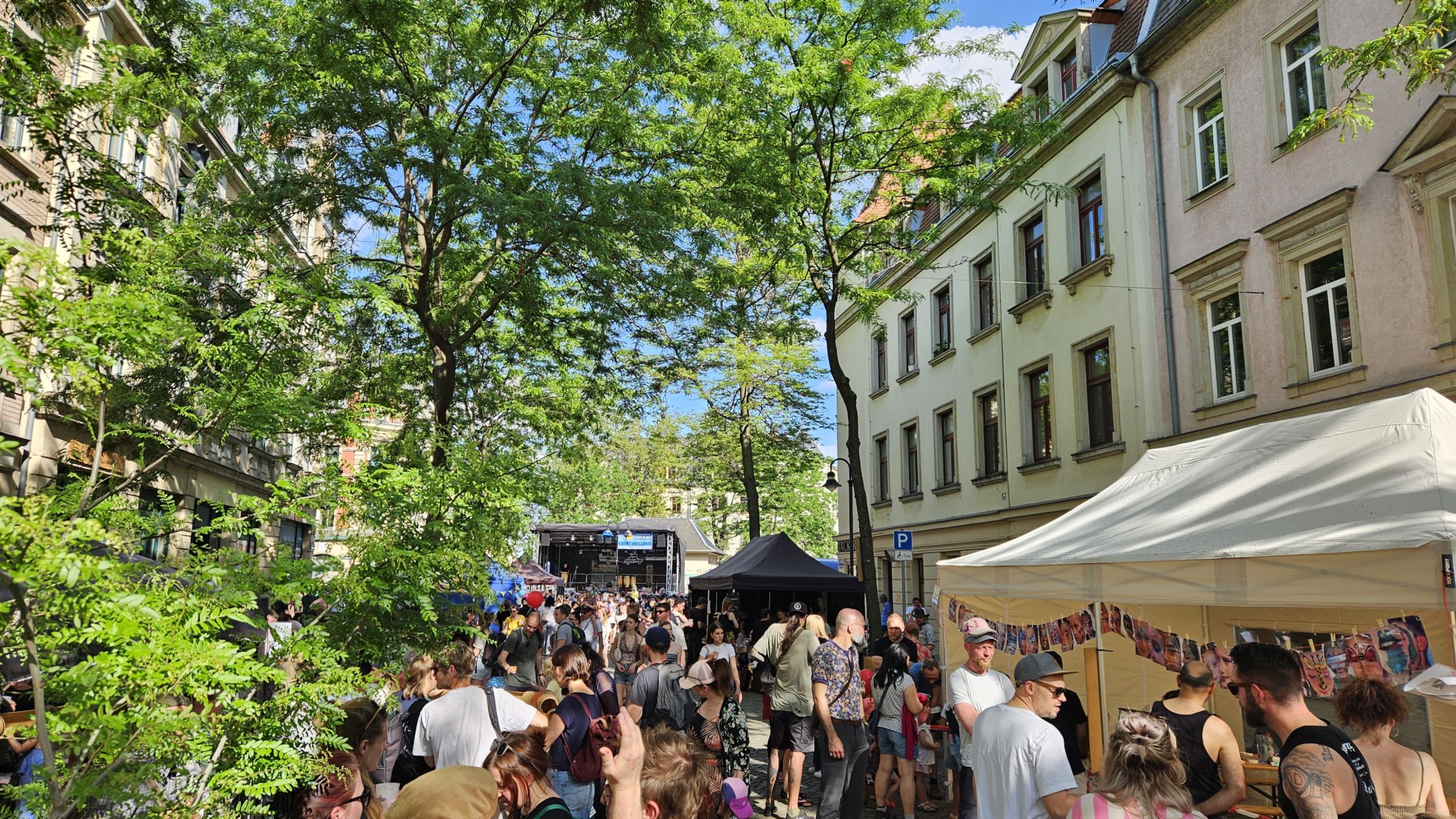 Am Sonnabend war das Fest schon am Nachmittag sehr gut besucht. Foto: J. Frintert