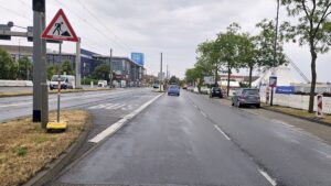 Ab Montag wird an der Haltestelle "Elbepark" und an den Gleisen gearbeitet, Die Linien "13" und "9" fahren verkürzt. Foto: J. Frintert