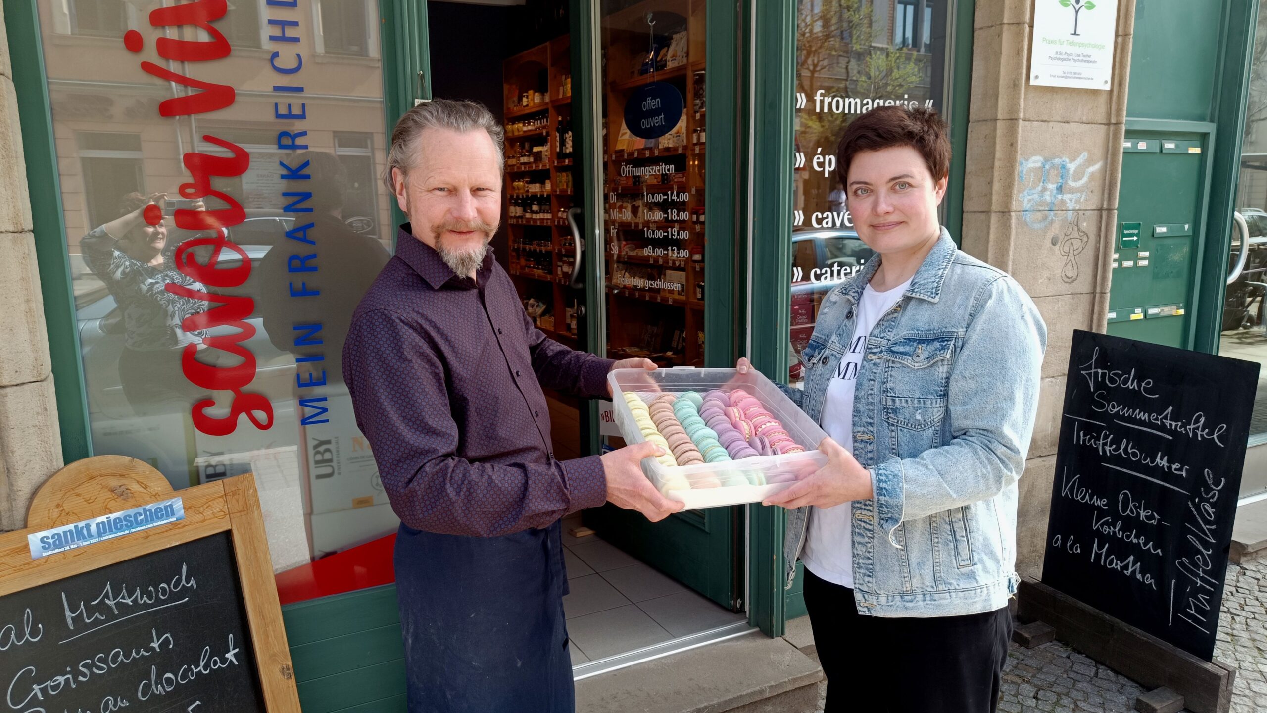 Seit dem Kennenlernen beim Pieschener Unternehmertreffen sind Pâtissière Maria Krauß (r.) und Unternehmer Uwe Sochor (l.) geschäftlich verbunden.