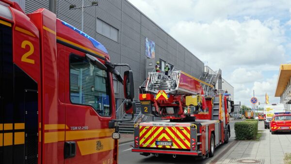 Feuerwehreinsatz im Elbepark am Donnerstagmorgen. Foto: R. Halkasch