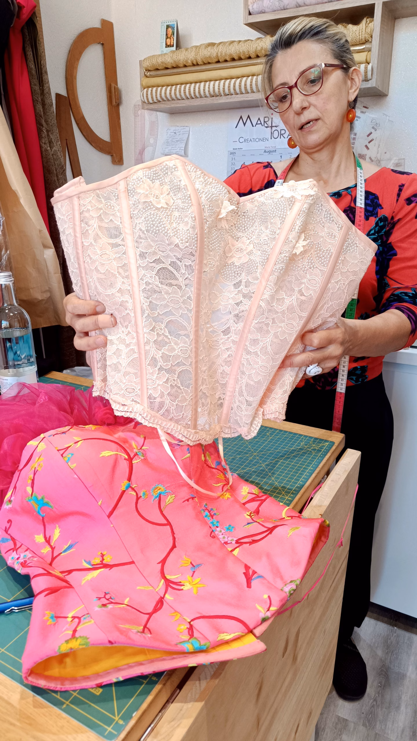 Handgefertigte Korsagen.