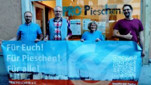 "Unser Vereinsbüro soll als Anlauf- und Vernetzungsstelle bleiben", betonen Vorstände des Pro Pieschen e.V. Sven Voigt, Carsten Möller, Sascha Förster (vl.n.r.) sowie langjähriges Vereinsmitglied Bärbel Jansen.