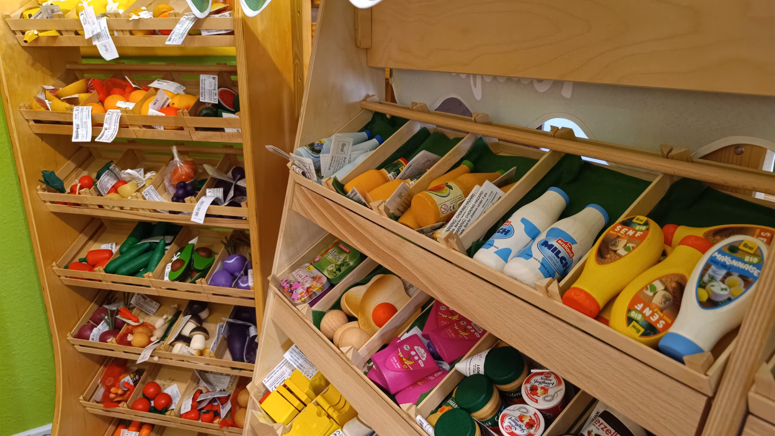 "Haben wir damals schon gespielt": Im "Zauberbaum" sehr beliebter Kaufmannsladen erinnert "gerade die älteren Besucher" an Spiele von damals.