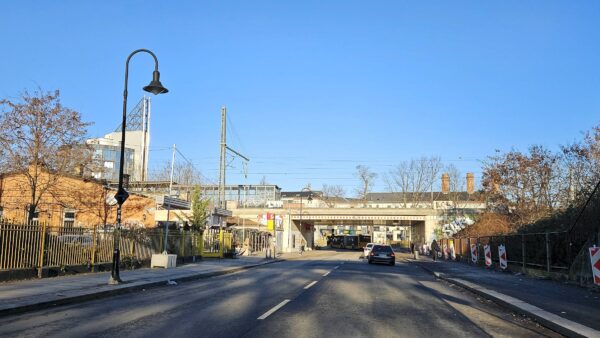 Die Bushaltestellen am S-Bahnhof Pieschen sollen ausgebaut werden - Foto: J. Frintert