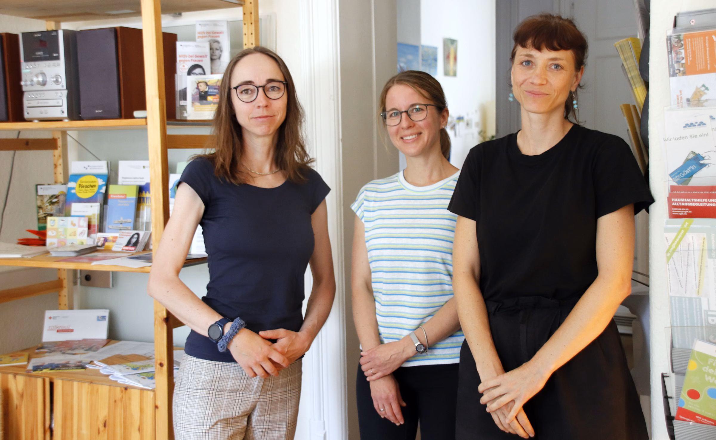 Im "Auftrieb" traf die Bürgermeisterin auf Anja Fiedler, Céline Nawrat, die hier vor allem beim Umgang mit Behörden beraten. Foto: J. Frintert