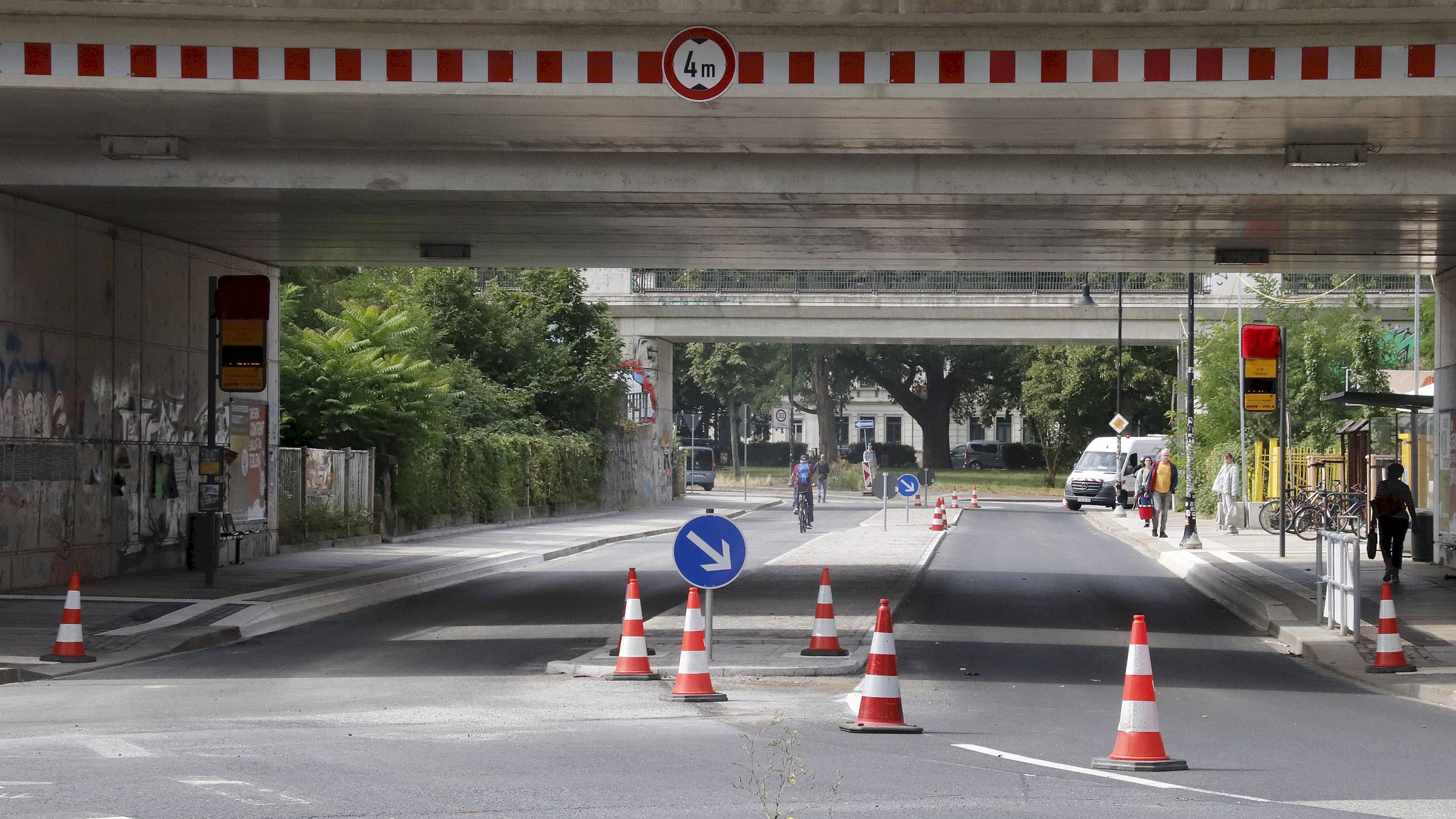 Am Freitag-Vormittag fanden noch letzte Arbeiten statt. So wurden unter anderem die temporären Ampeln zurückgebaut. Foto: J. Frintert