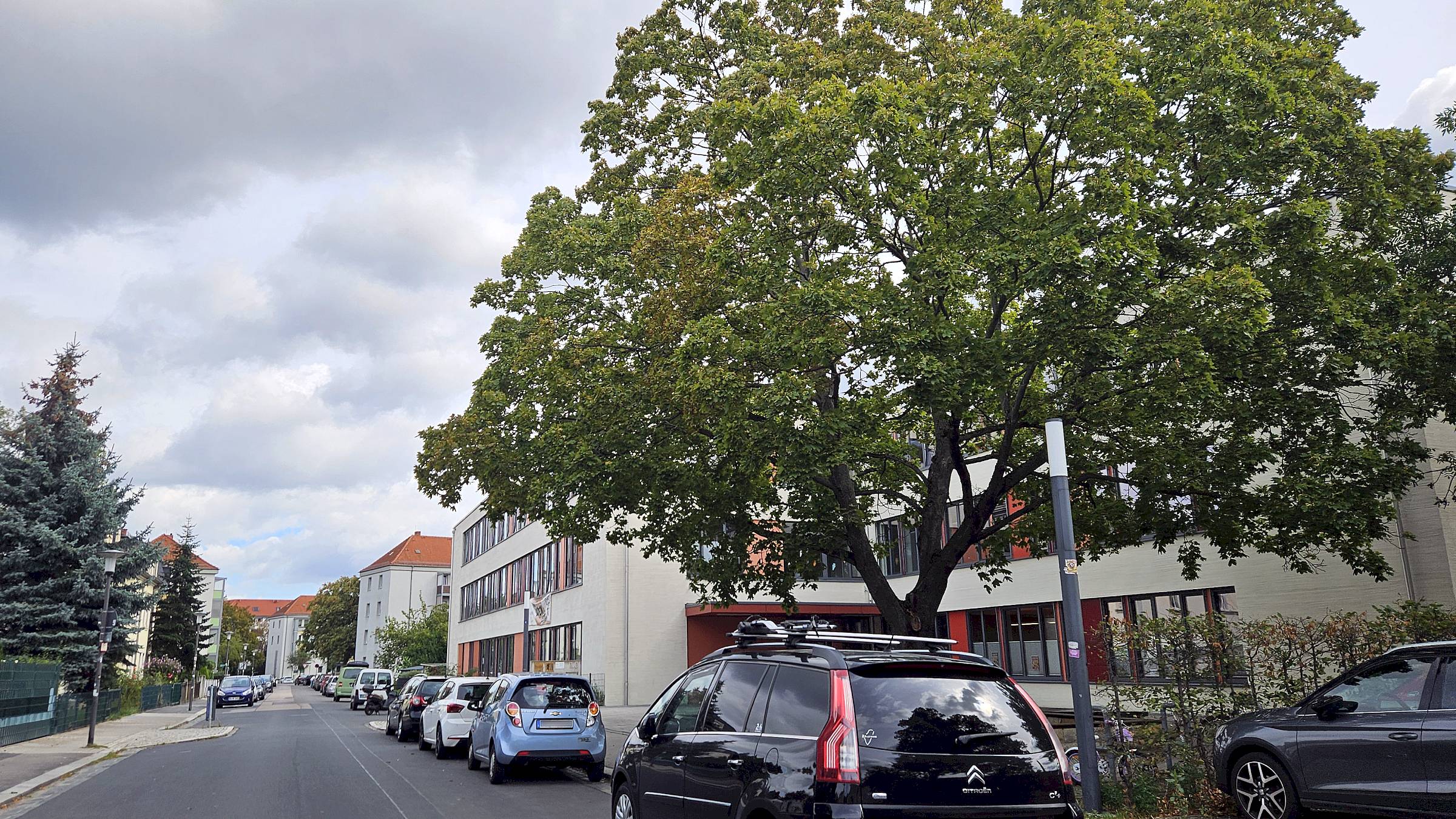 144. Grundschule in der Micktner Straße 10 - Foto: J. Frintert